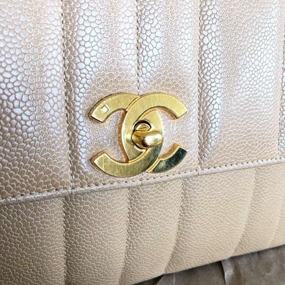 CHANEL vintage caviar beige medium flap bag - Picture 11 of 16